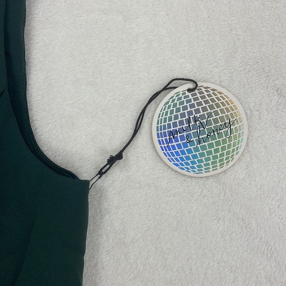 NWT Milk & Honey Green Women’s Top - Picture 4 of 5